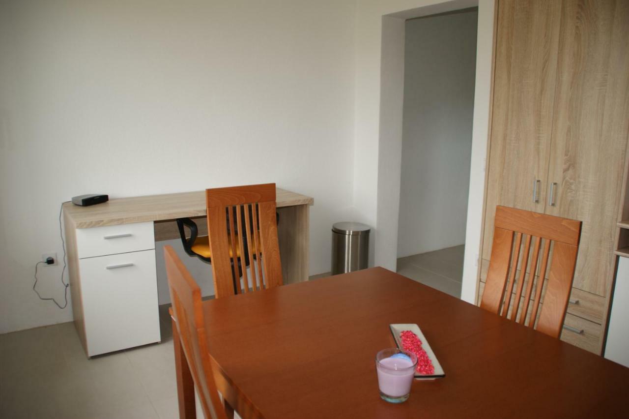 Apartman "Bogut" スルニュ エクステリア 写真