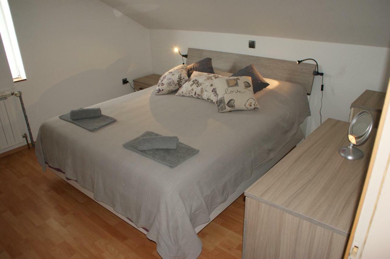 Apartman "Bogut" スルニュ エクステリア 写真